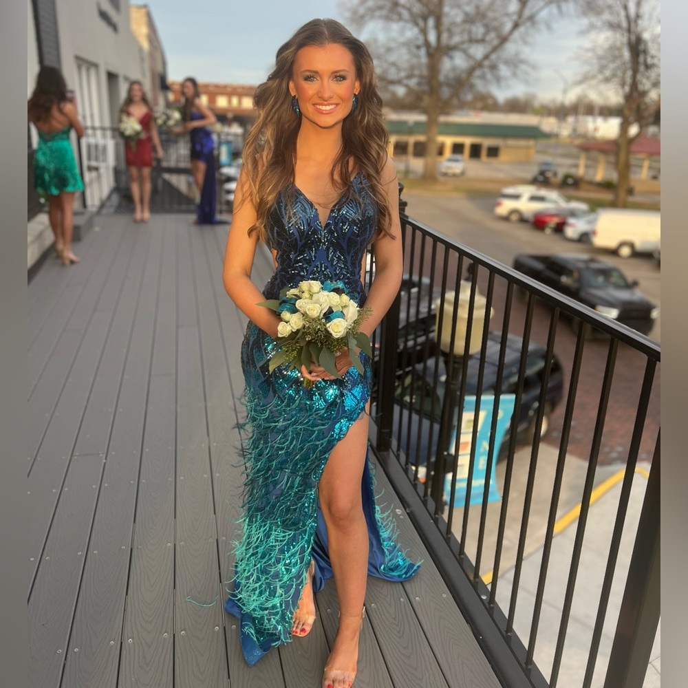 Beautiful ombre Jovani Dress! Size 00 Worn once!!